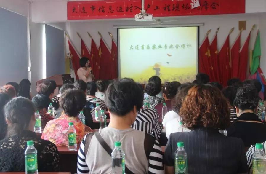 巾幗創(chuàng)業(yè)風(fēng)帆勁 就業(yè)服務(wù)暖人心——婦女之家第二組示范項(xiàng)目評選邀您投票
